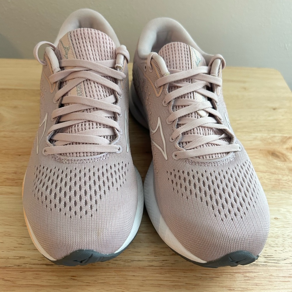 Women’s Lightweight Lace-Up Running Sneakers — Blush Pink